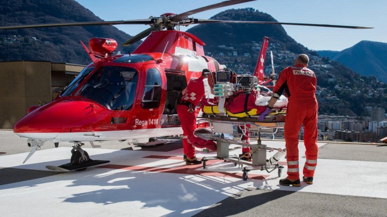 Вертолет скорая помощь