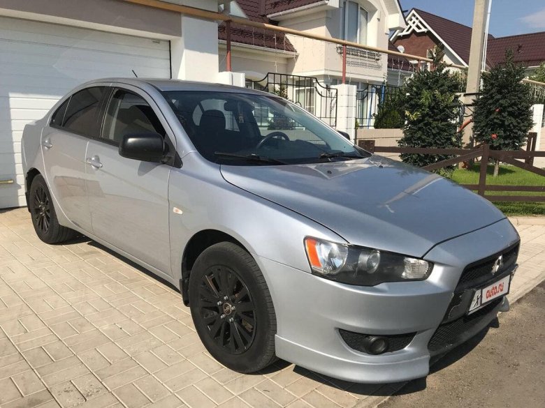 Mitsubishi Lancer 10 серебристый