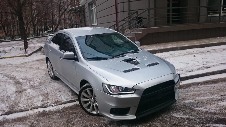 Mitsubishi Lancer 10 серебристый металлик