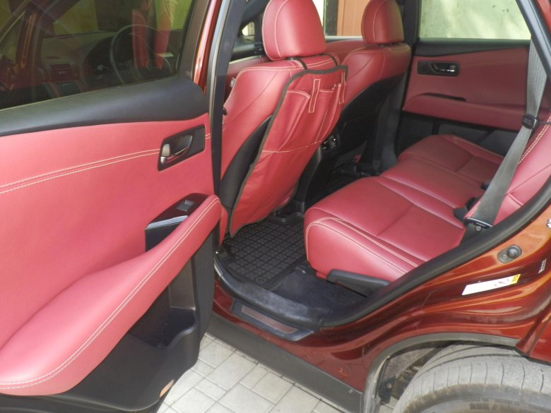 Lexus rx350 красный салон