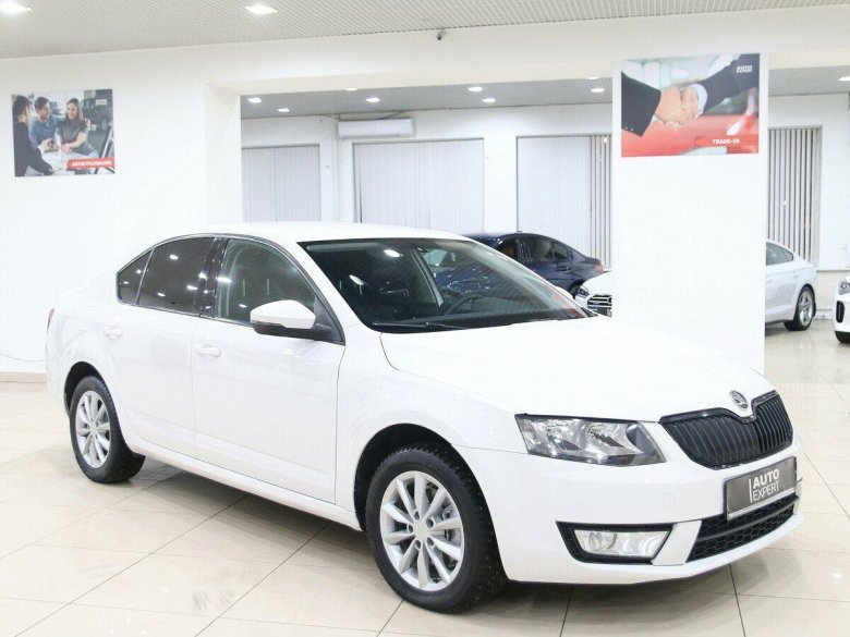Шкода Октавия 2015 белая