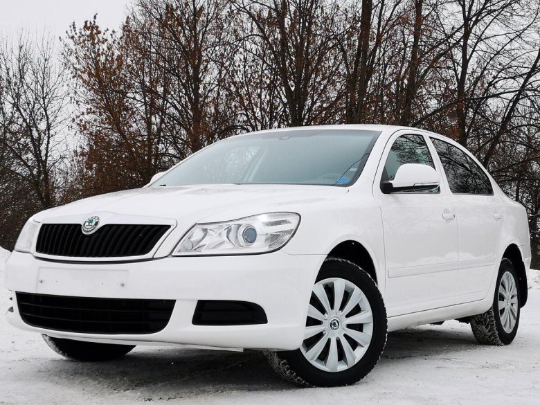 Белая Шкода 959