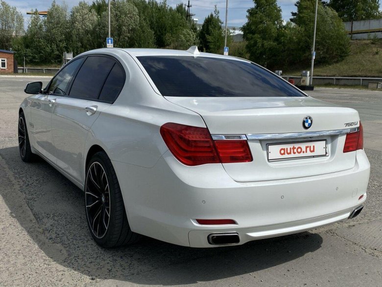 Бмв 750 2010