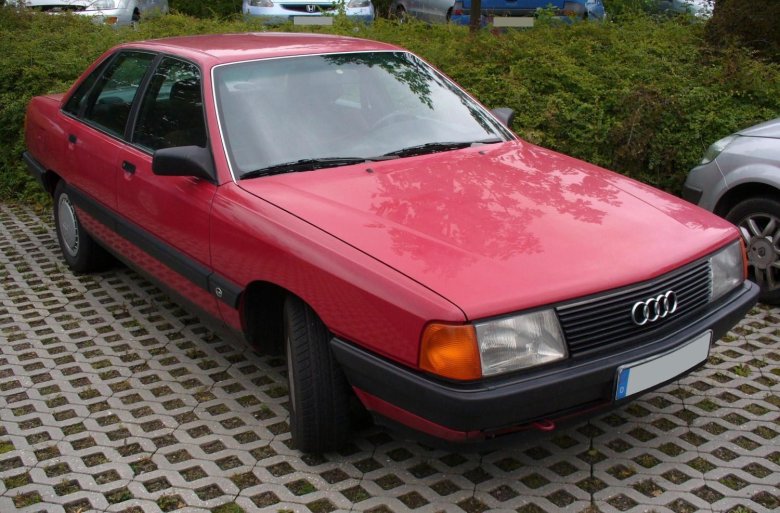 Audi 100 хэтчбек