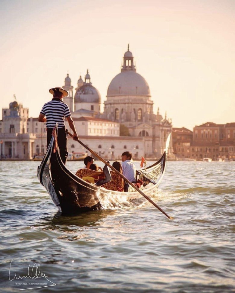 Венеция гондола