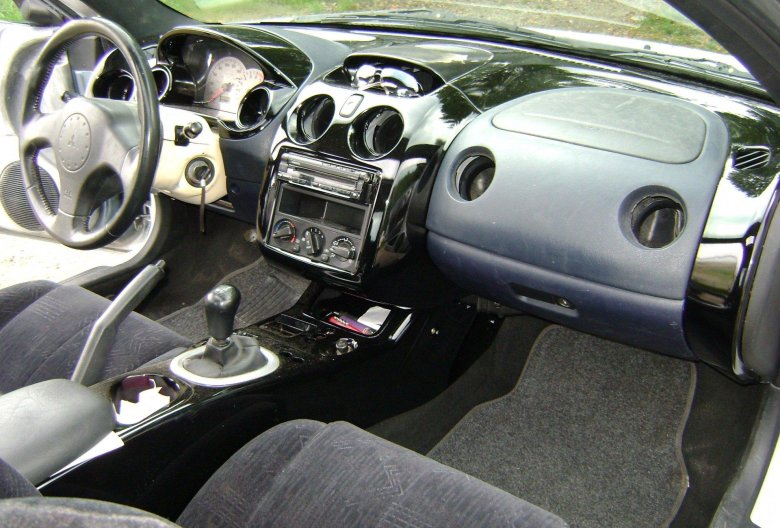 Mitsubishi eclipse салон