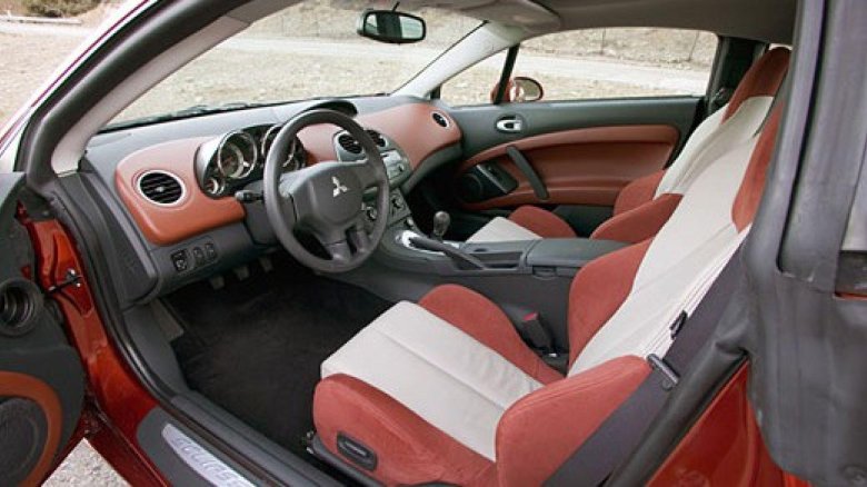 Mitsubishi eclipse 2000 салон