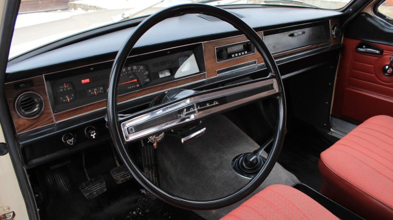 Газ 24 10 салон