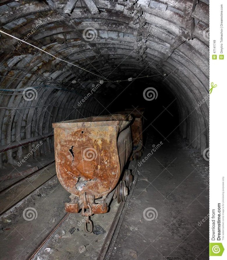 Вагонетки шахтные с углем