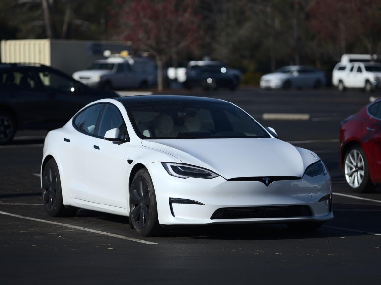 Tesla model s plaid 2022