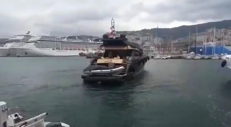 Яхта под генуей