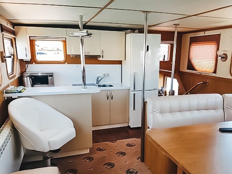 Яхта касатка саратов