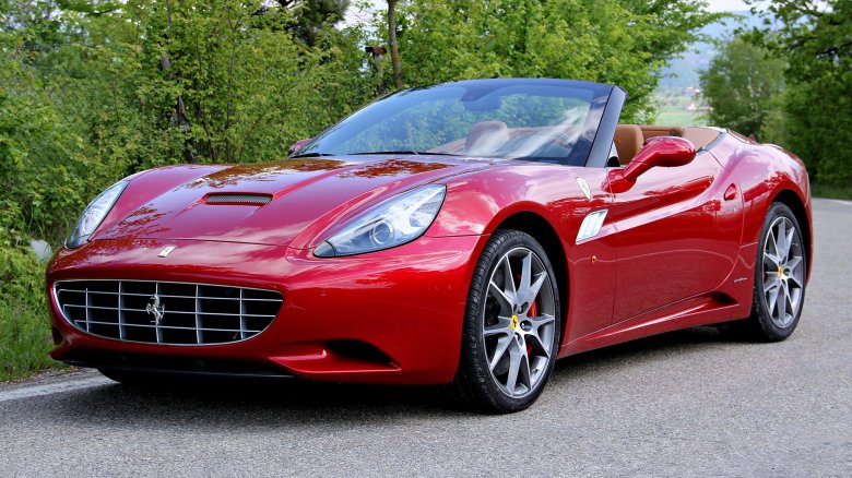 Феррари кабриолет красный