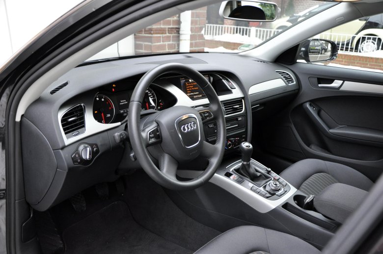 Ауди а4 универсал салон