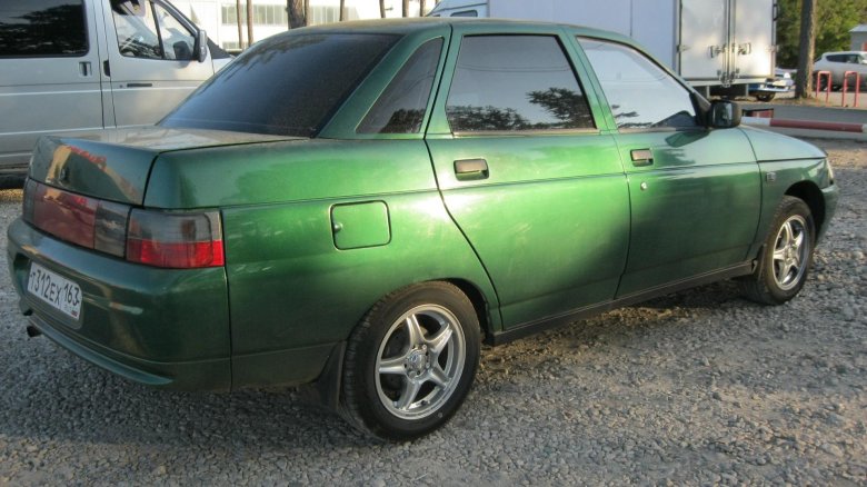 Ваз (lada) 2110 зеленый