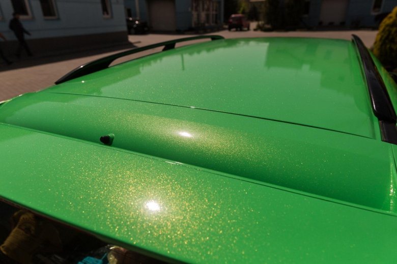 Зелёный металлик