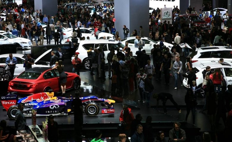 Выставка автомобилей