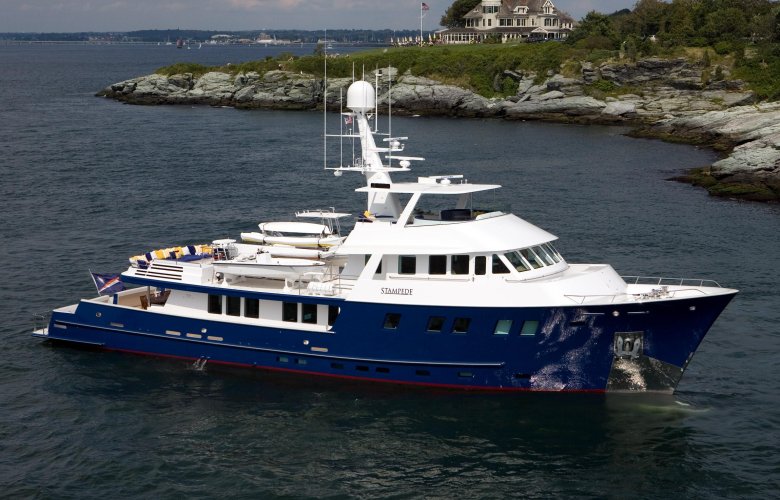 Траулерные и экспедиционные моторные яхты