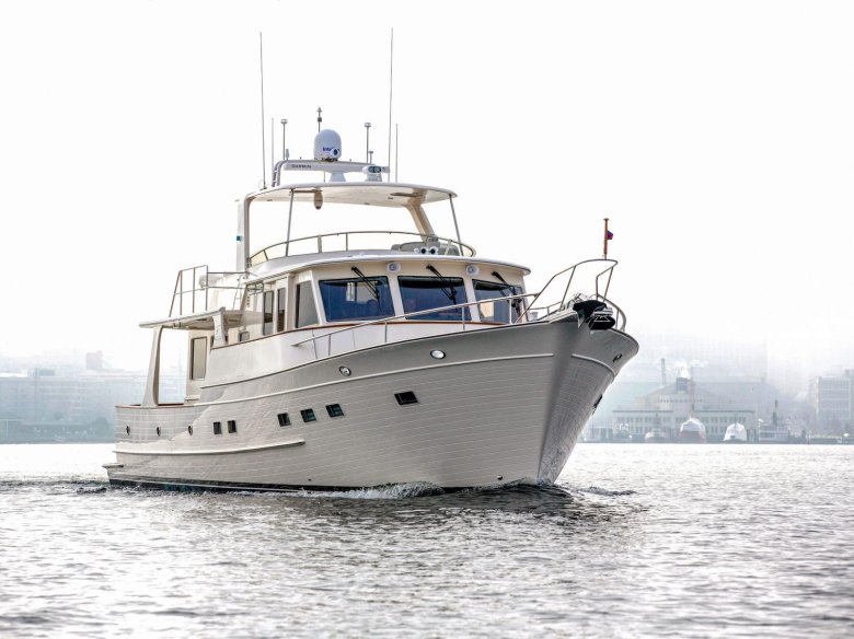 Яхта флеминг 58