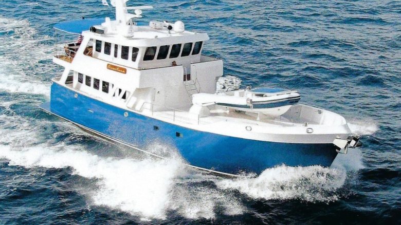 Trawler yacht expedition