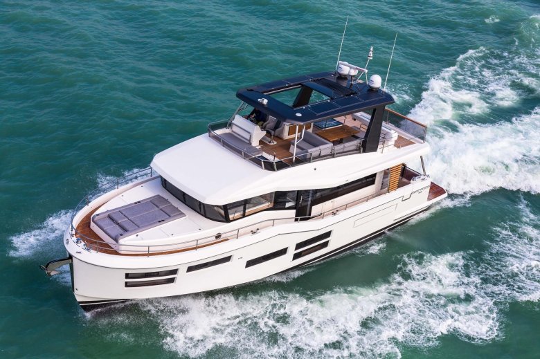 Beneteau grand trawler 62