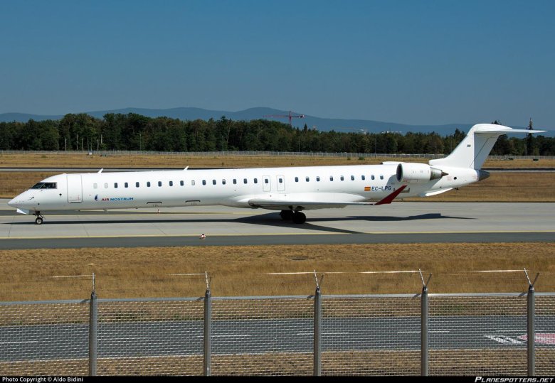 Самолёт bombardier crj-1000