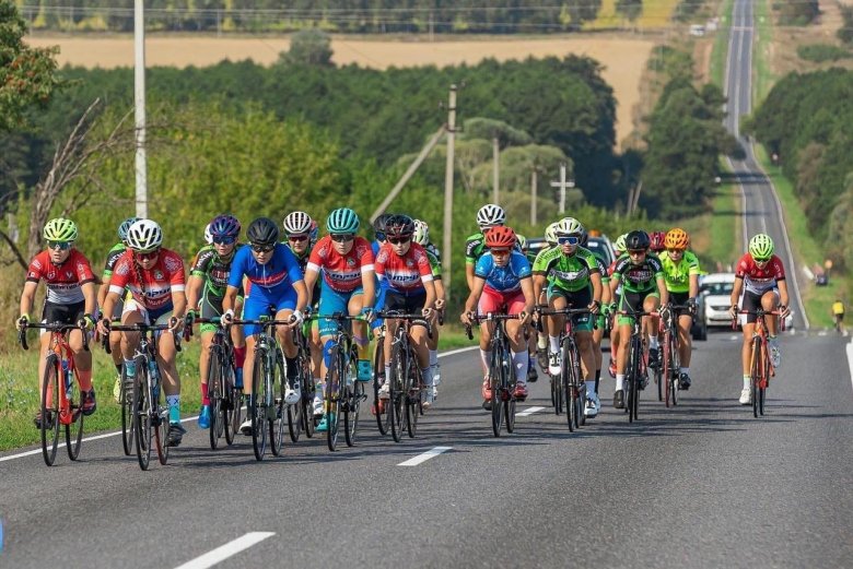 Групповая гонка на велотреке