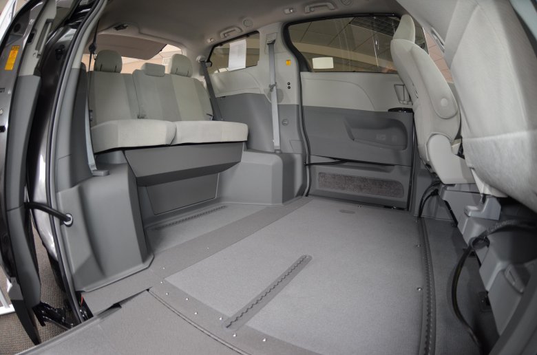 Toyota sienna 2003 салон