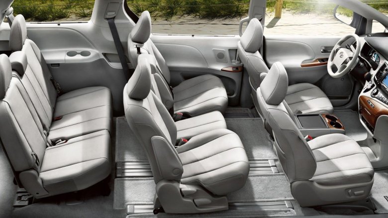 Toyota sienna 2010 interior