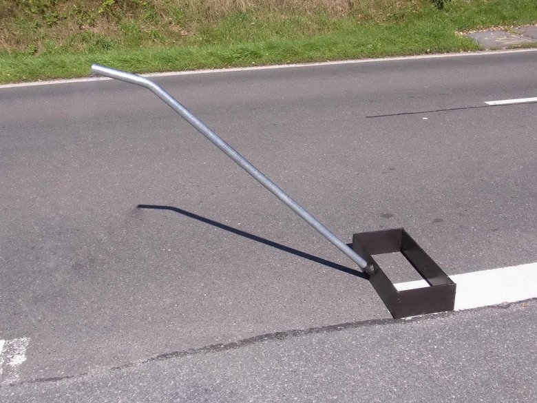 Каретка для нанесения холодного пластика дорожной разметки