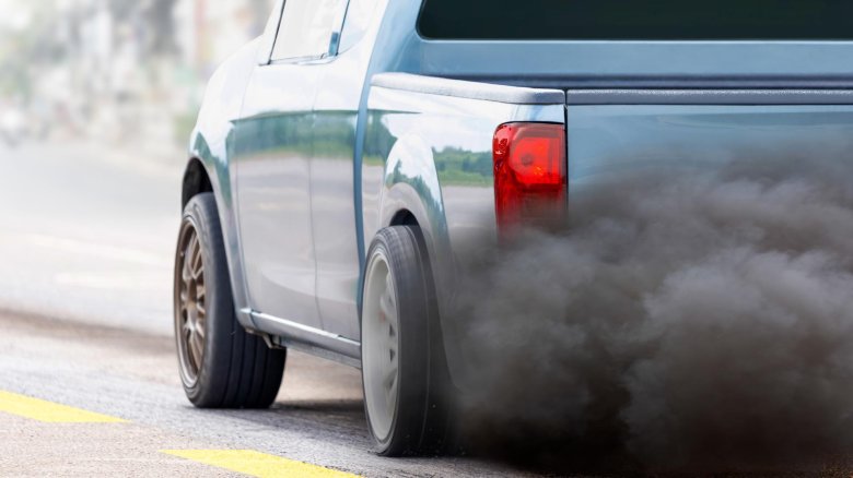 Выхлоп автомобиля