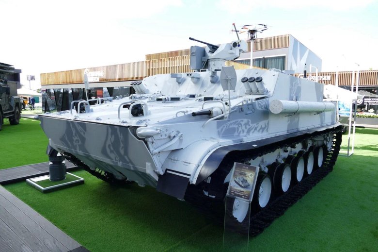 Гусеничный бтр бт-3ф