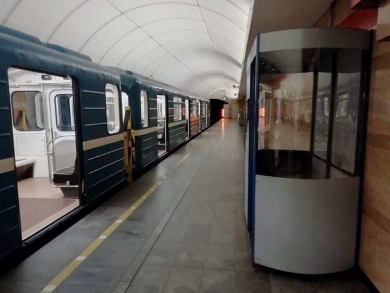 Фрунзенско-приморская линия метрополитена спб