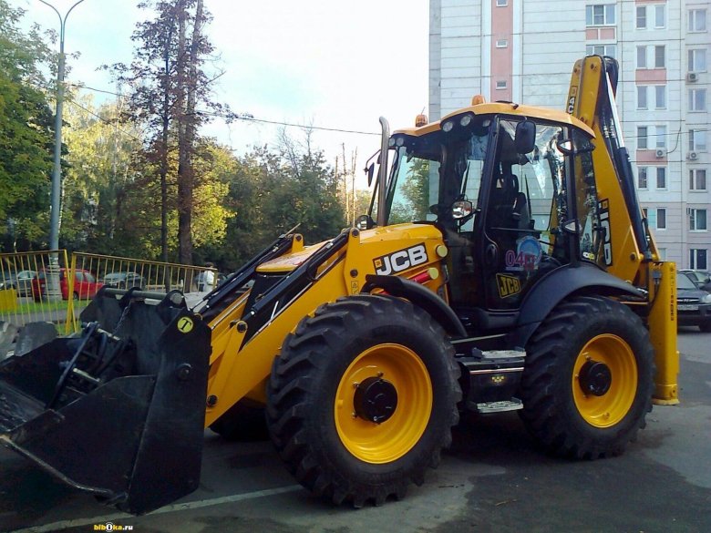 Трактор jcb 4cx
