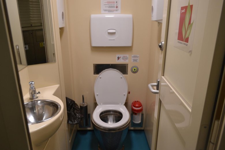 Двухэтажный вагон ржд санузел