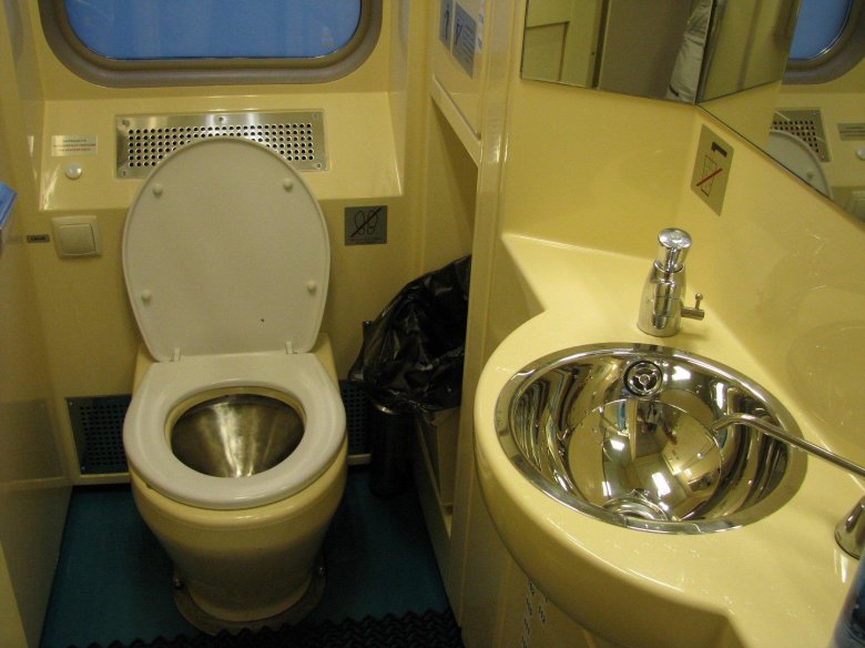 Туалет в поезде ржд
