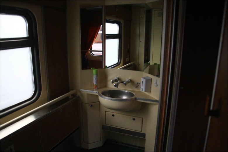 Вагон купейный штабной