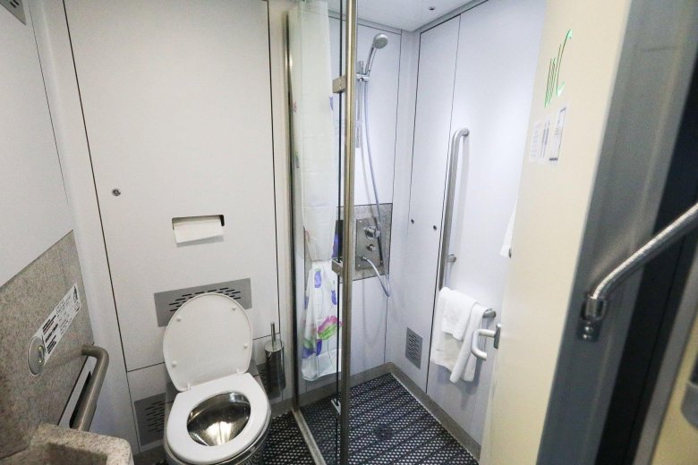 Вагон с душем ржд