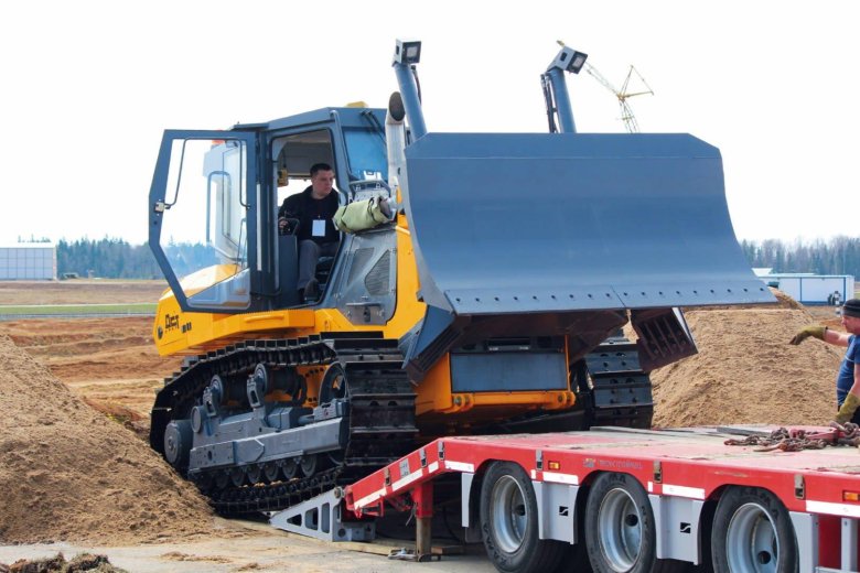 Бульдозер дст-урал d10