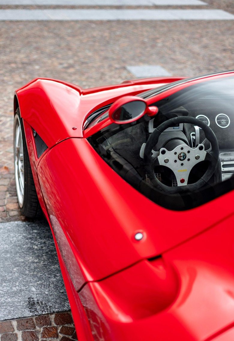 Автомобиль ferrari