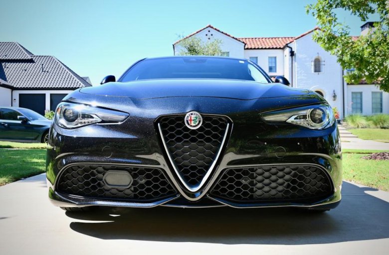 Alfa romeo giulia квадрифолио