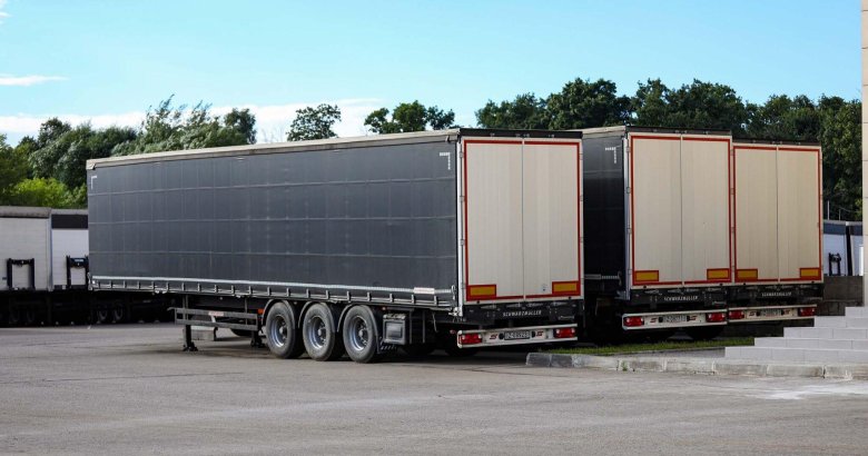 Шторный полуприцеп шварцмюллер