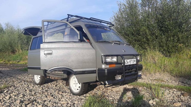 Субару либеро