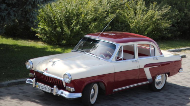 Газ 21 двухцветная