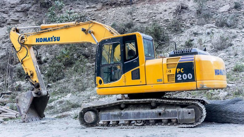 Экскаватор komatsu pc 200