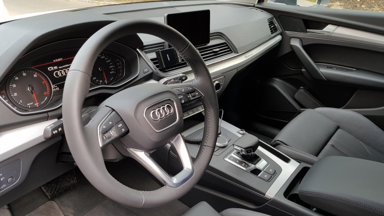 Ауди q 8 салон