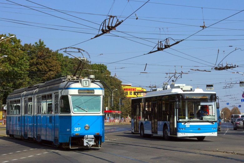 Трамвай троллейбус