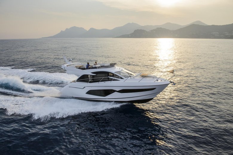 Galeon 640 fly