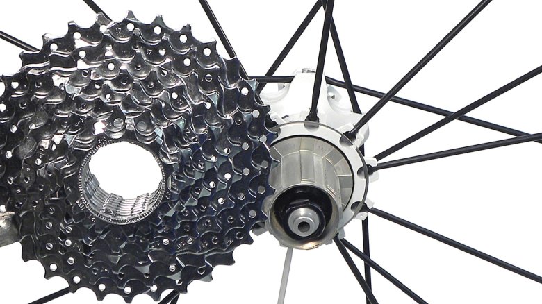 Кассета и трещотка велосипеда отличия