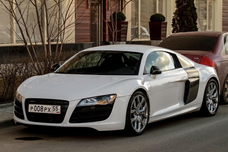 Audi r8 (type 42)